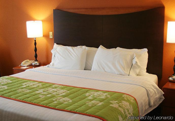Comfort Inn & Suites Olathe - Kansas City Room photo